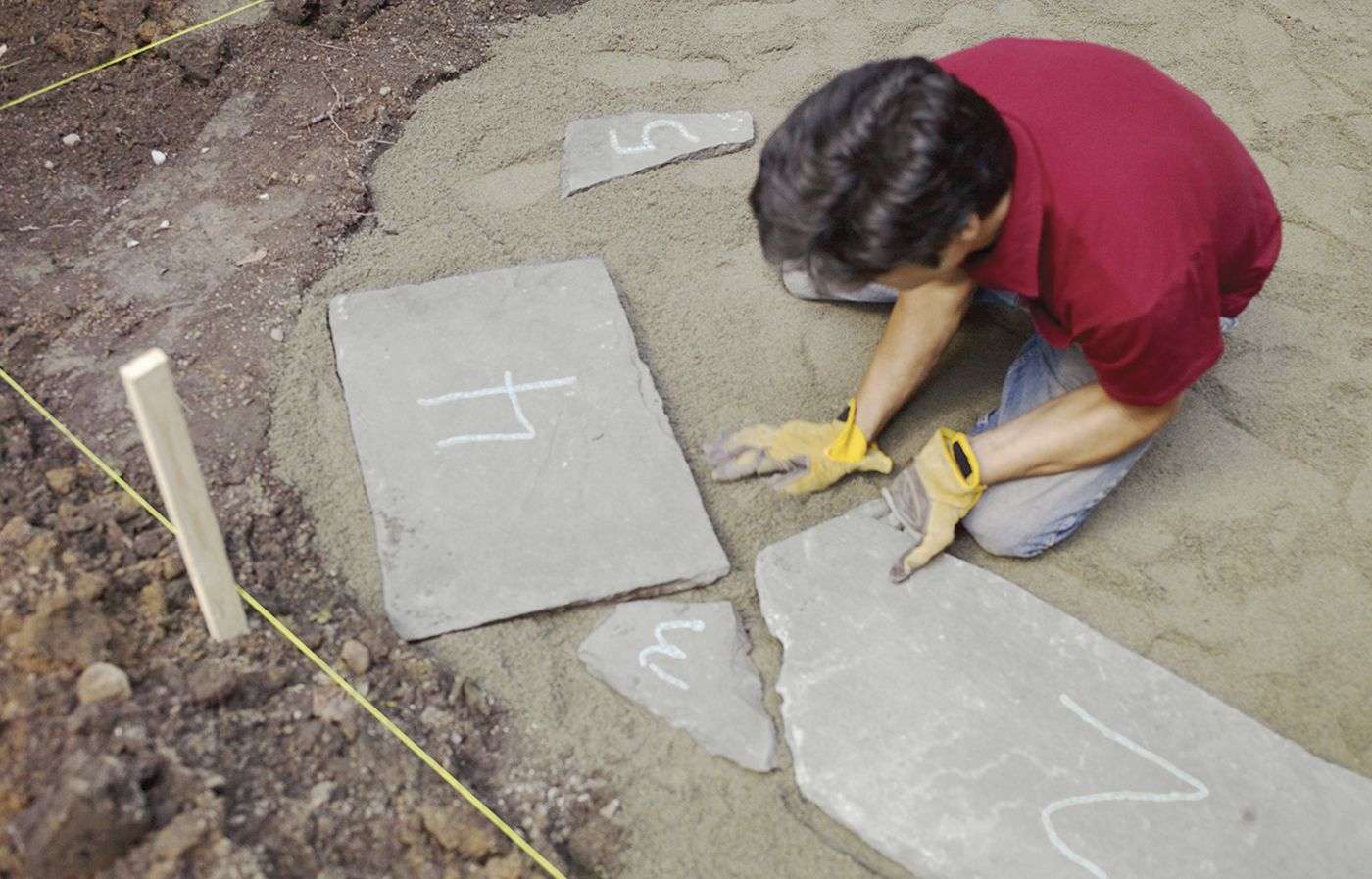 How to Install a Bluestone Patio (VIDEO) & Instructions ...