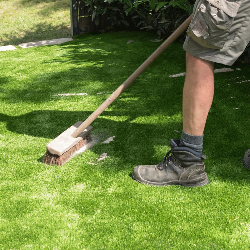 Amanda Arnold How to guide: Topdressing your lawn How to guide ...