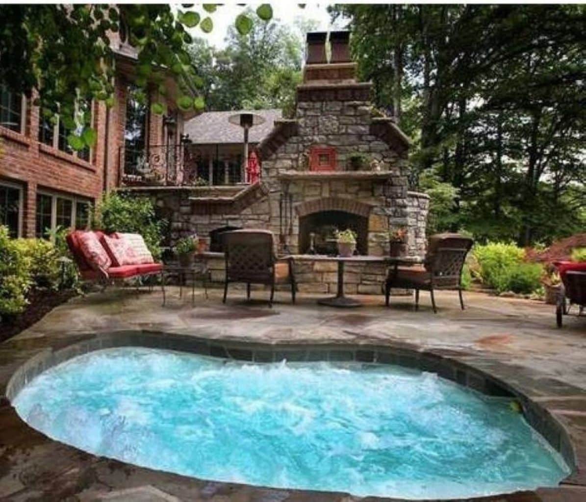 Best Small Backyards With Inground Pools 11