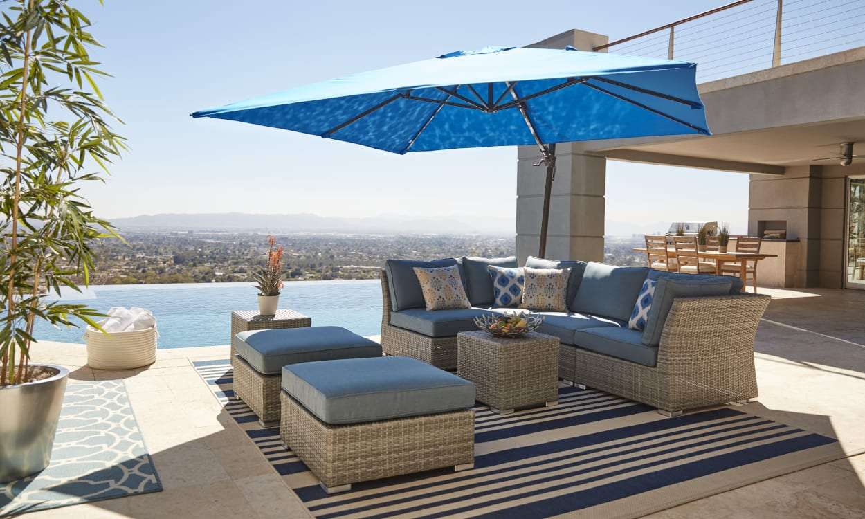 Choose the Best Patio Umbrella With These Expert Tips ...