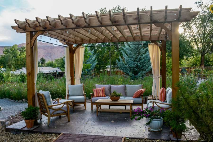 How To Build A Pergola With Ease
