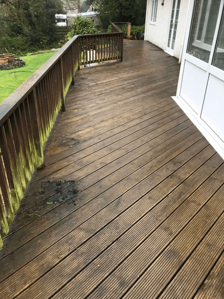 How to clean and Maintain a Wooden Deck