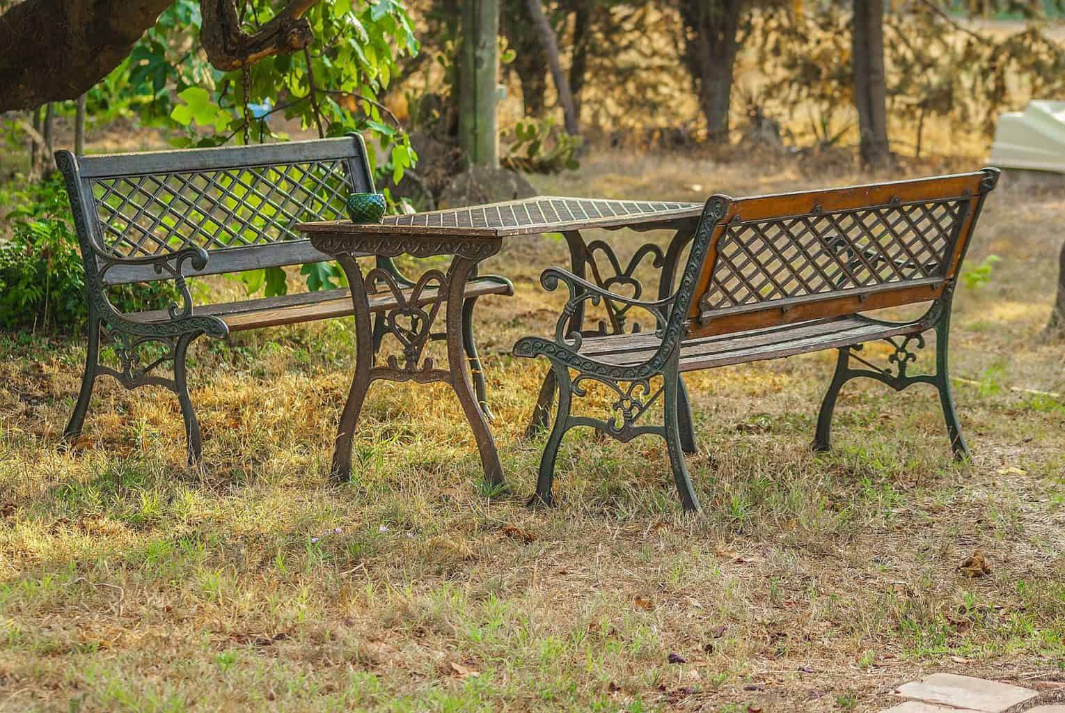 How to Clean Wrought Iron Patio Furniture