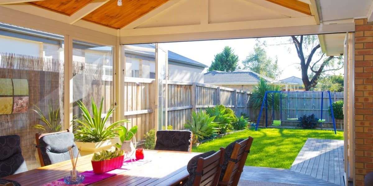 How to Enclose Your Outdoor Patio and Alfresco Area