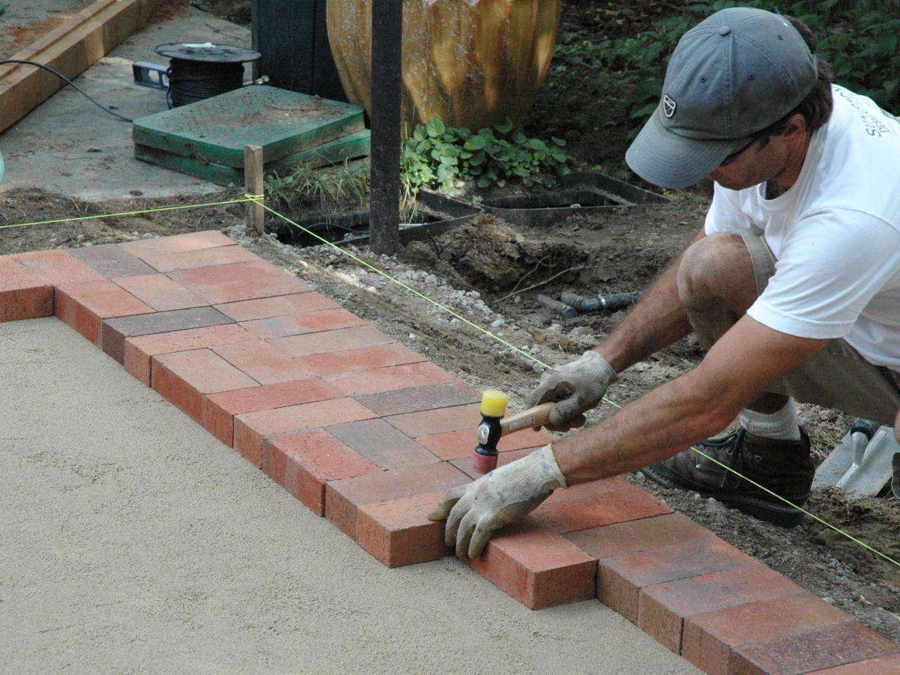 How to Lay a Brick Paver Patio