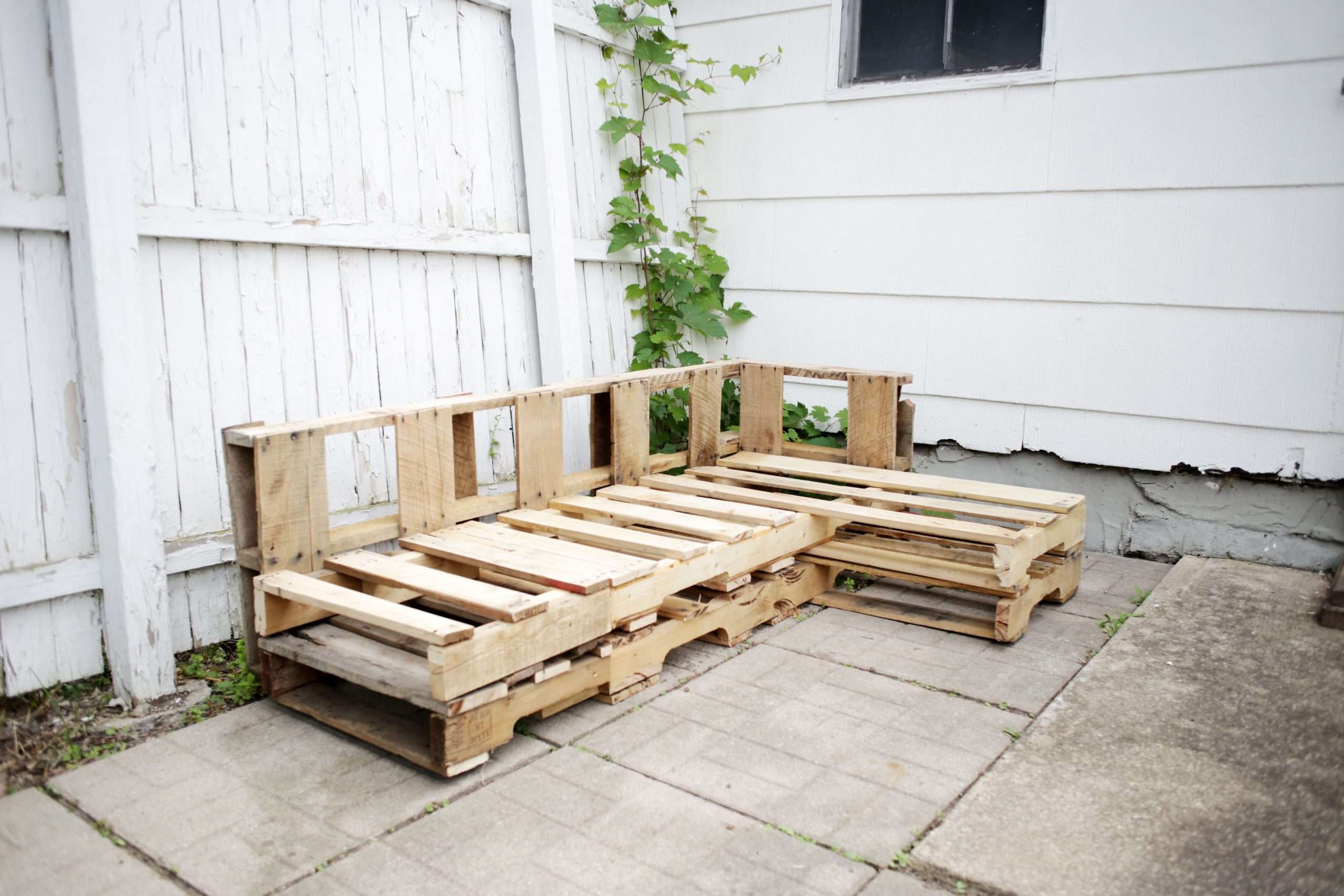 How to Make a Couch Out of Pallets