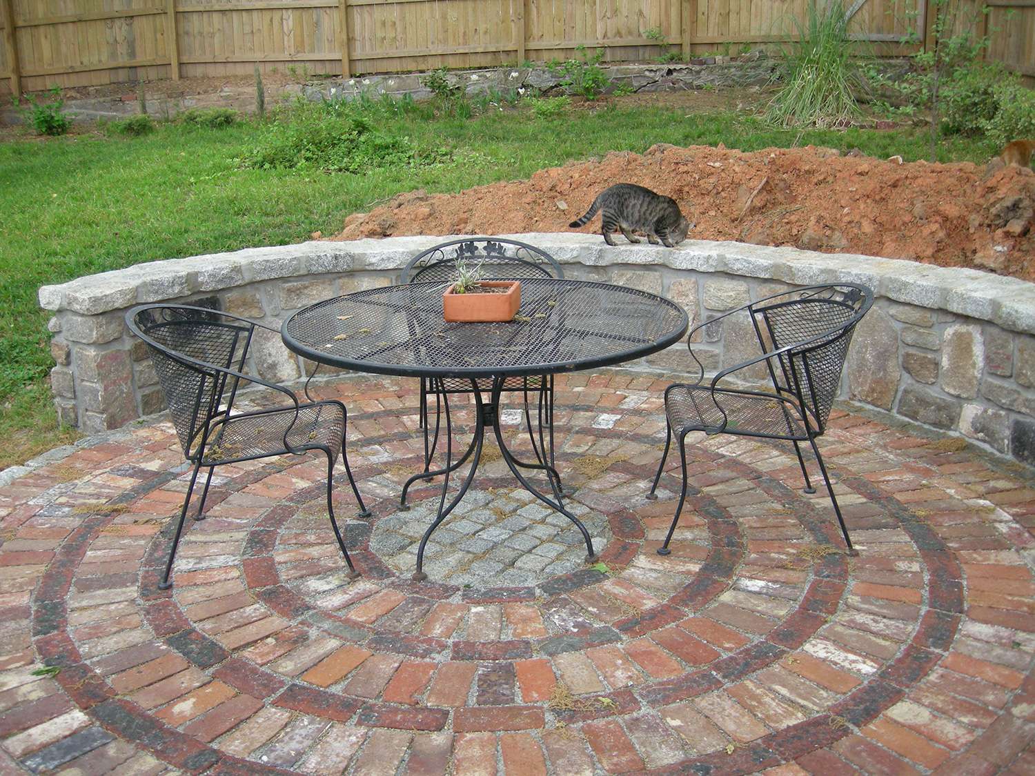 How To Make A Round Patio With Square Pavers HOUSE STYLE ...