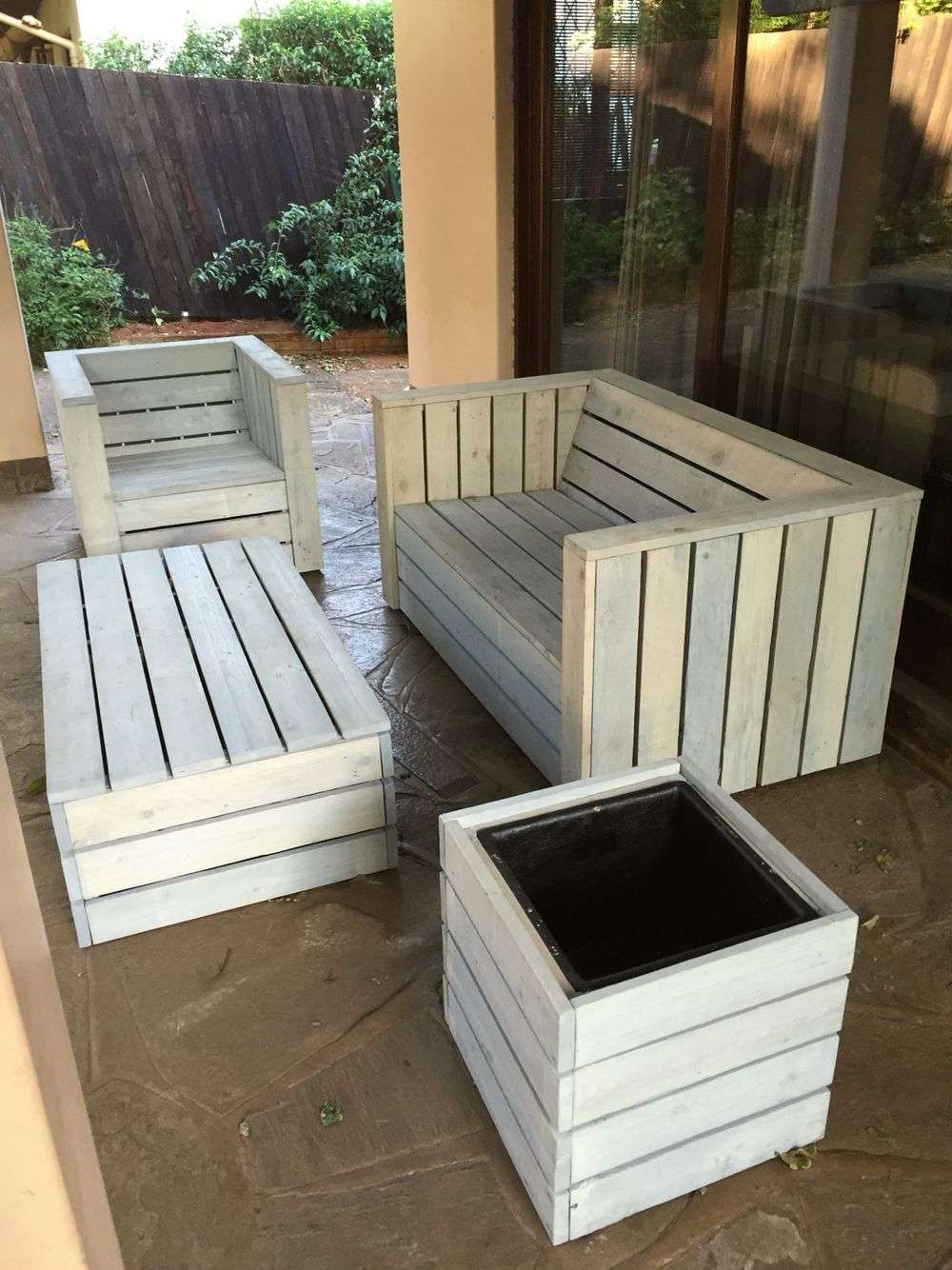 Pallet wood patio furniture set (How To Build A Shed Out ...