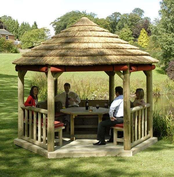 Whats the Difference Between a Pergola and a Gazebo?